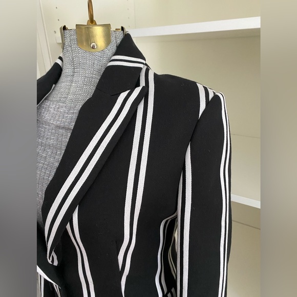 Maje Black and White striped blazer - Picture 6 of 7